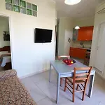 Casa Lucia A 4 Posti 아파트 *